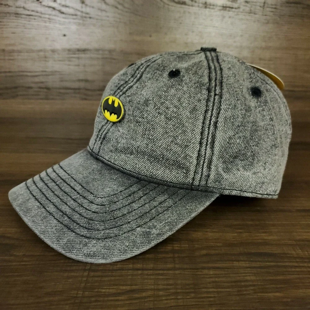 Batman DC Comics Dad Hat Cap Pin Logo Black‎ Acid Wash Denim Strapback NWT
